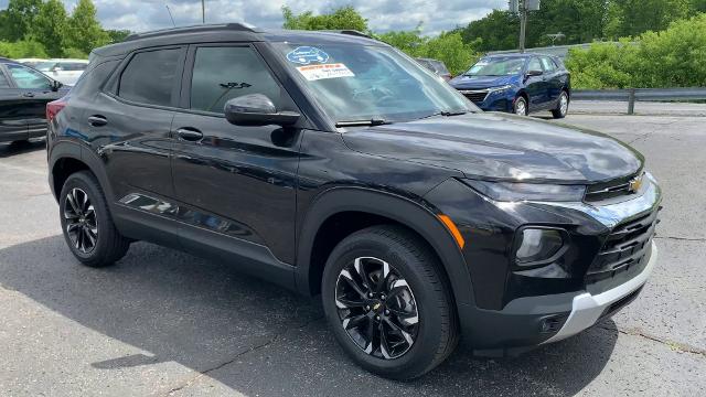 2022 Chevrolet Trailblazer Vehicle Photo in MOON TOWNSHIP, PA 15108-2571