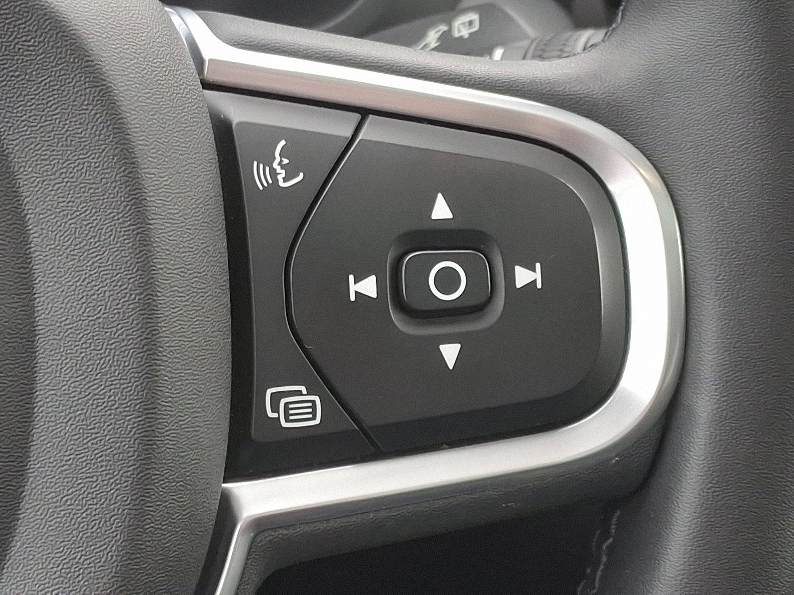 2022 Volvo XC60 Vehicle Photo in Trevose, PA 19053