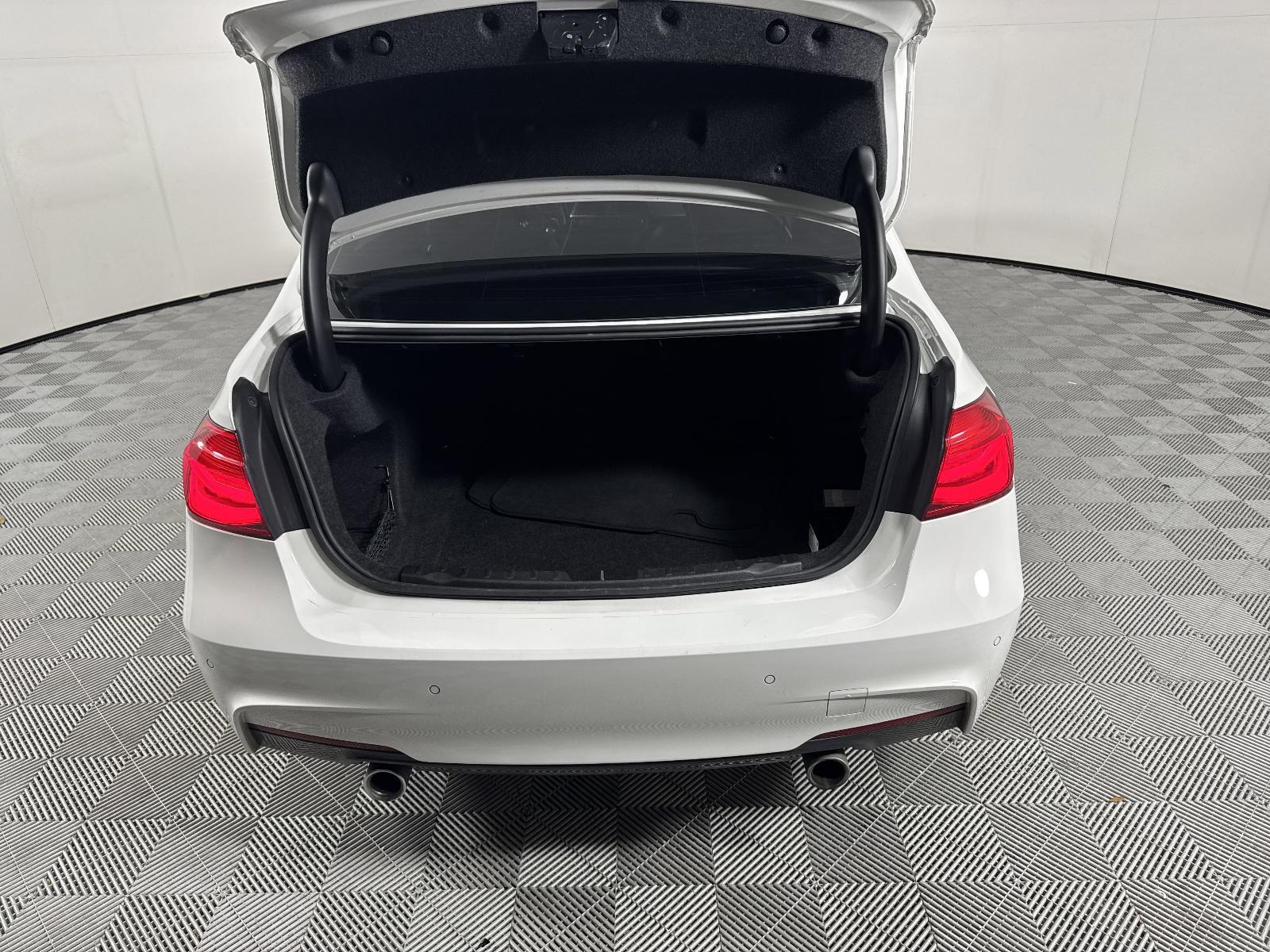 2018 BMW 3 Series Vehicle Photo in GEORGETOWN, TX 78626-7508