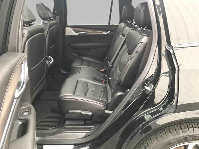 2024 Cadillac XT6 Vehicle Photo in GREEN BAY, WI 54303-3330