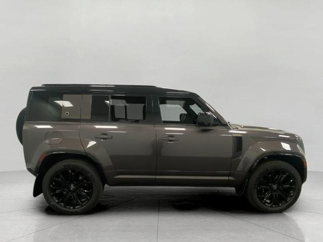 2025 Defender Vehicle Photo in Appleton, WI 54913