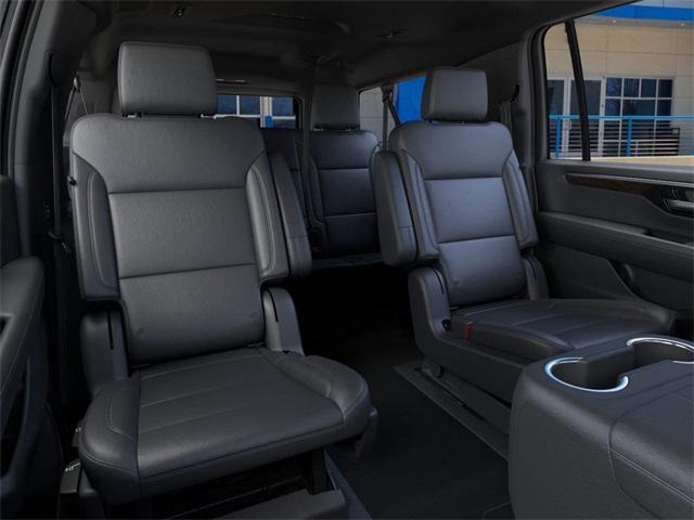 2025 Chevrolet Suburban Vehicle Photo in ENGLEWOOD, CO 80113-6708