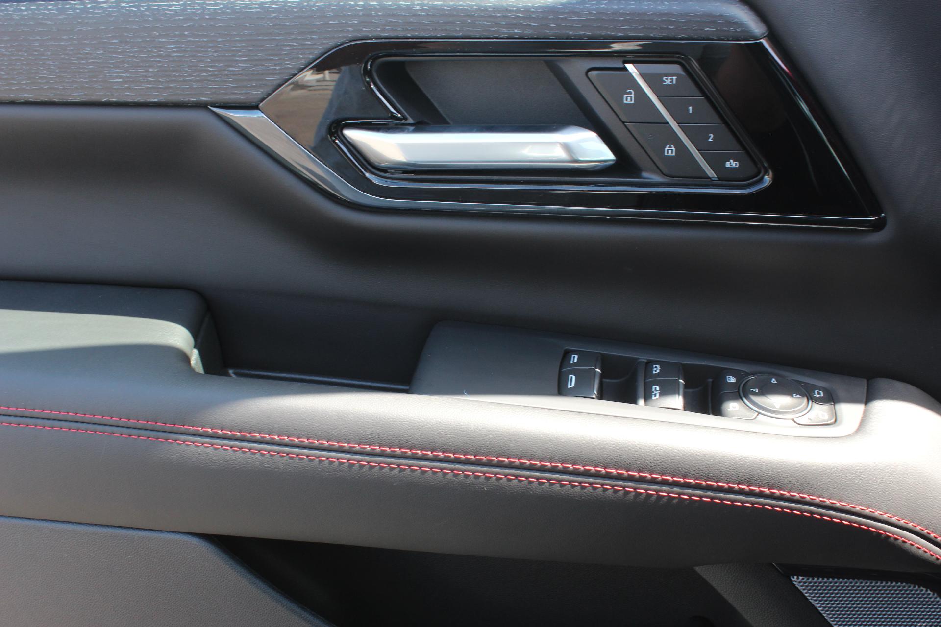 2025 GMC Yukon Vehicle Photo in AURORA, CO 80012-4011