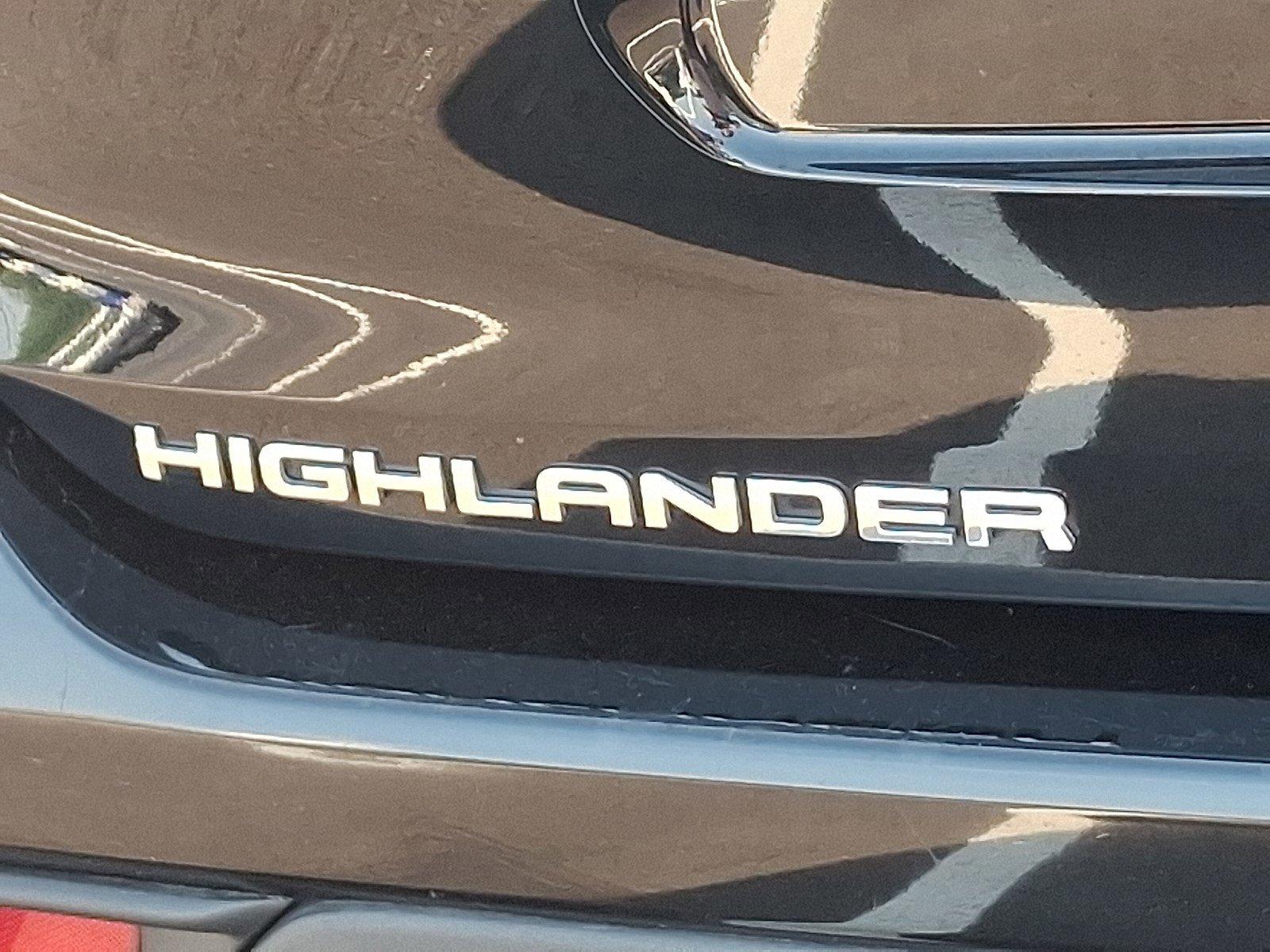 2022 Toyota Highlander Vehicle Photo in Harrisburg, PA 17111
