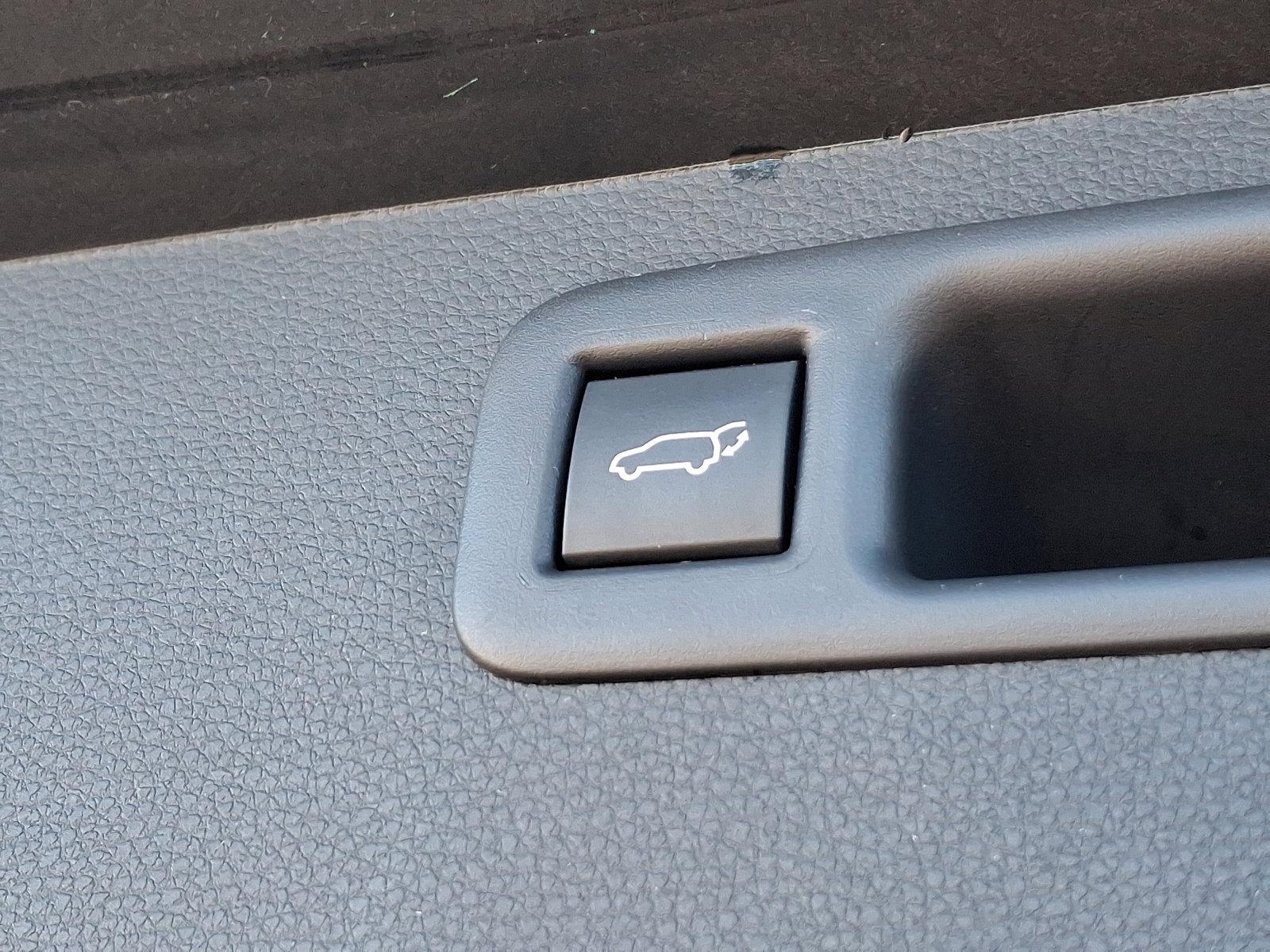 2023 Toyota Highlander Vehicle Photo in Trevose, PA 19053