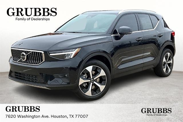 2025 Volvo XC40 Vehicle Photo in Houston, TX 77007