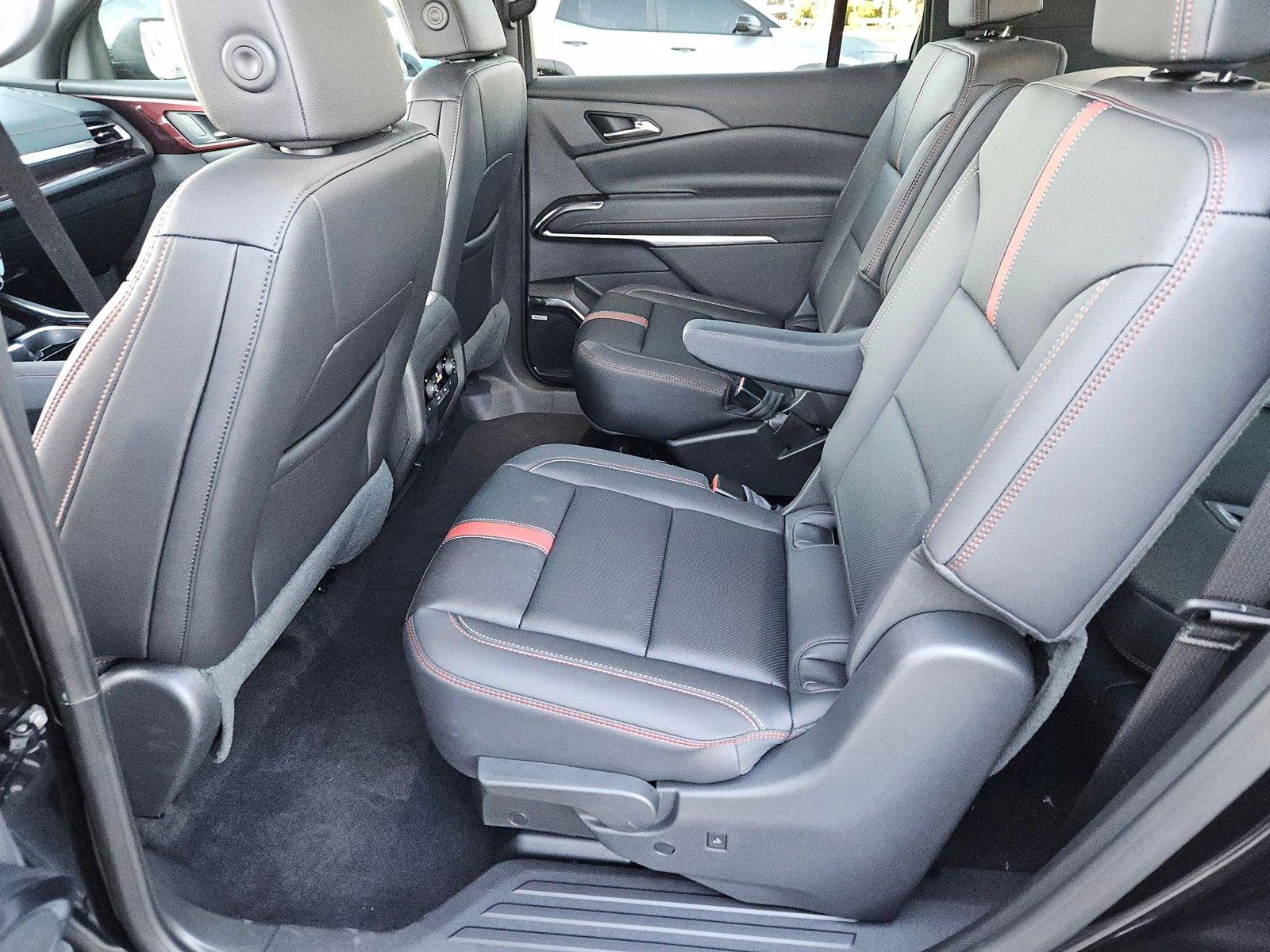 2025 Chevrolet Traverse Vehicle Photo in NORTH RICHLAND HILLS, TX 76180-7199