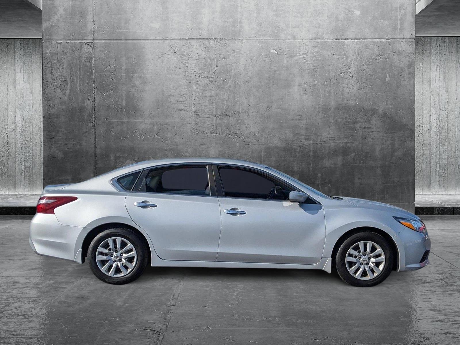 2018 Nissan Altima Vehicle Photo in VALENCIA, CA 91355-1705