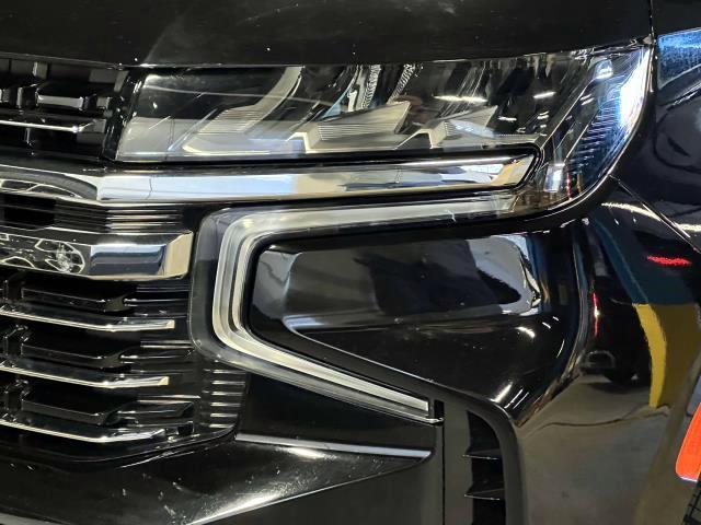 2023 Chevrolet Suburban Vehicle Photo in Roslyn, NY 11576