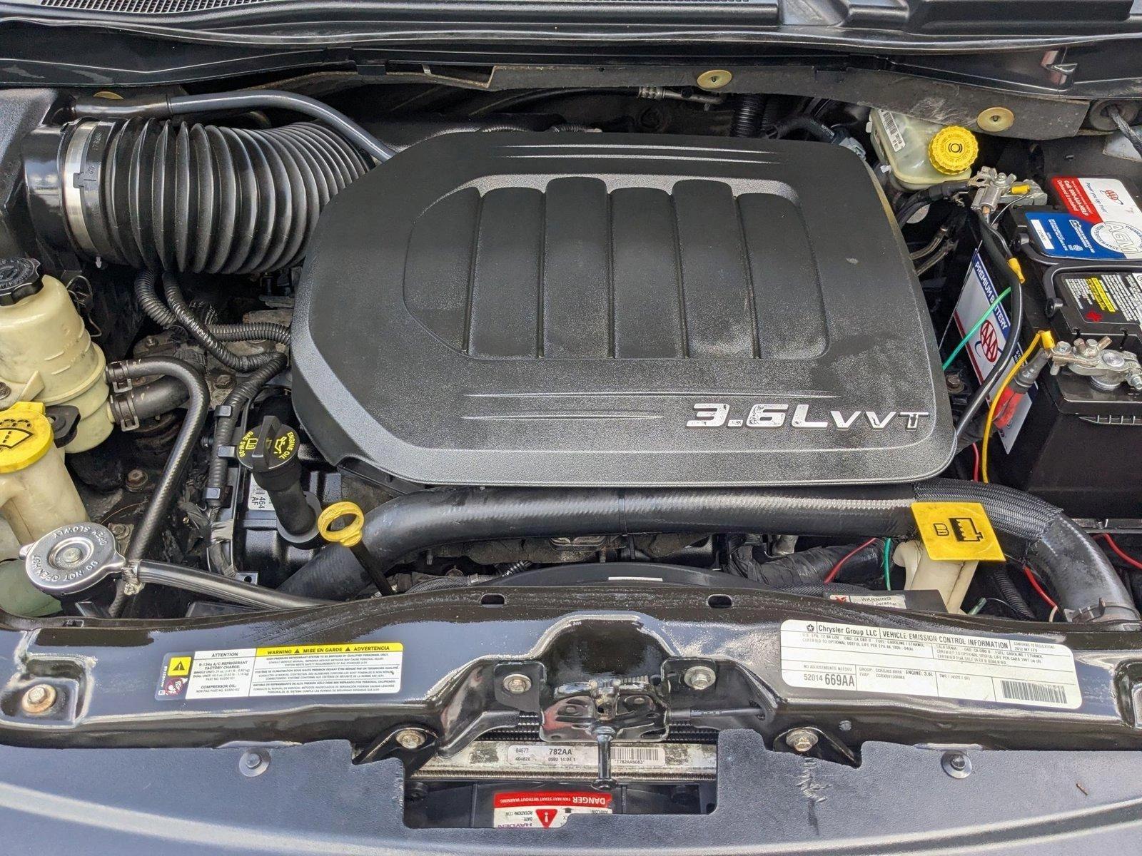 2012 Chrysler Town & Country Vehicle Photo in PEMBROKE PINES, FL 33024-6534
