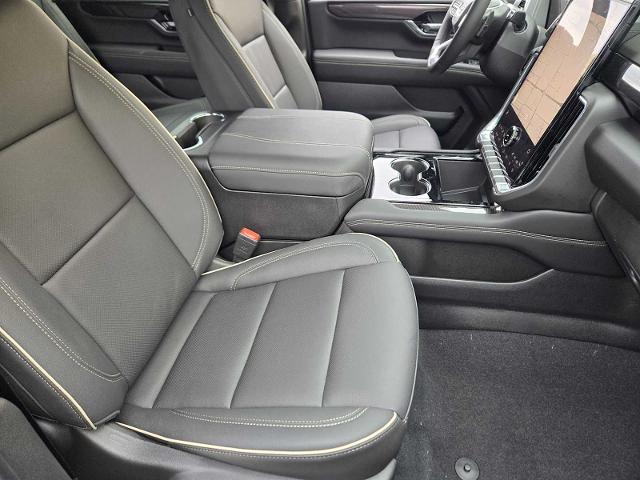 2025 GMC Yukon XL Vehicle Photo in DALLAS, TX 75209-3016