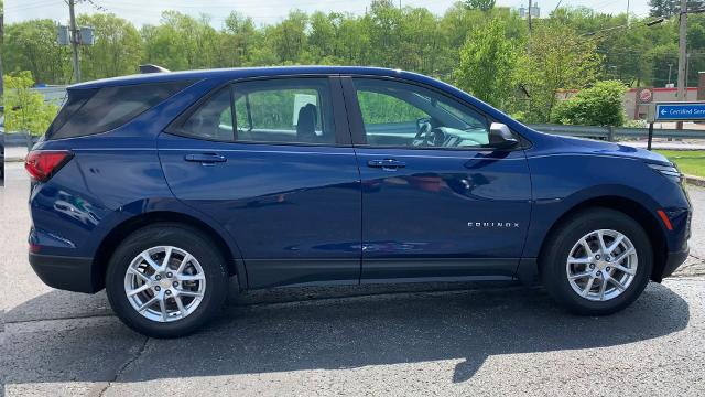 2022 Chevrolet Equinox Vehicle Photo in MOON TOWNSHIP, PA 15108-2571