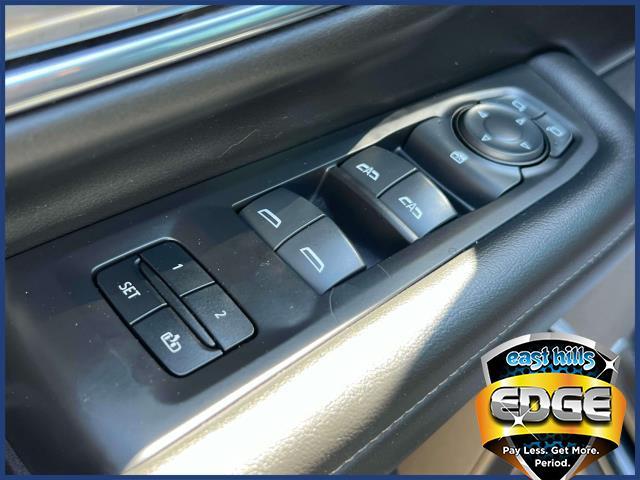 2023 Chevrolet Suburban Vehicle Photo in Roslyn, NY 11576