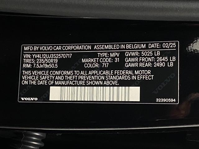 2025 Volvo XC40 Vehicle Photo in Appleton, WI 54913