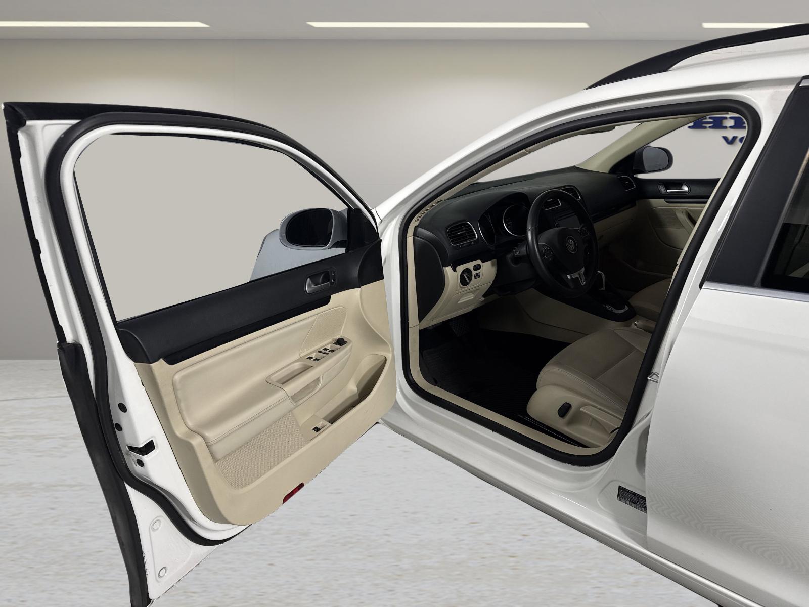 2013 Volkswagen Jetta SportWagen Vehicle Photo in Georgetown, TX 78626