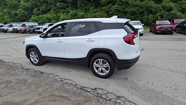 2024 GMC Terrain Vehicle Photo in Pleasant Hills, PA 15236