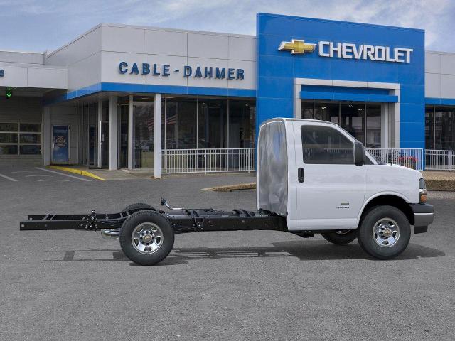 2025 Chevrolet Express Commercial Cutaway Vehicle Photo in INDEPENDENCE, MO 64055-1314