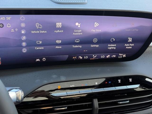 2025 Buick Enclave Vehicle Photo in COLUMBIA, MO 65203-3903