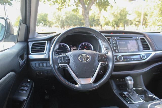 2018 Toyota Highlander Vehicle Photo in HOUSTON, TX 77090