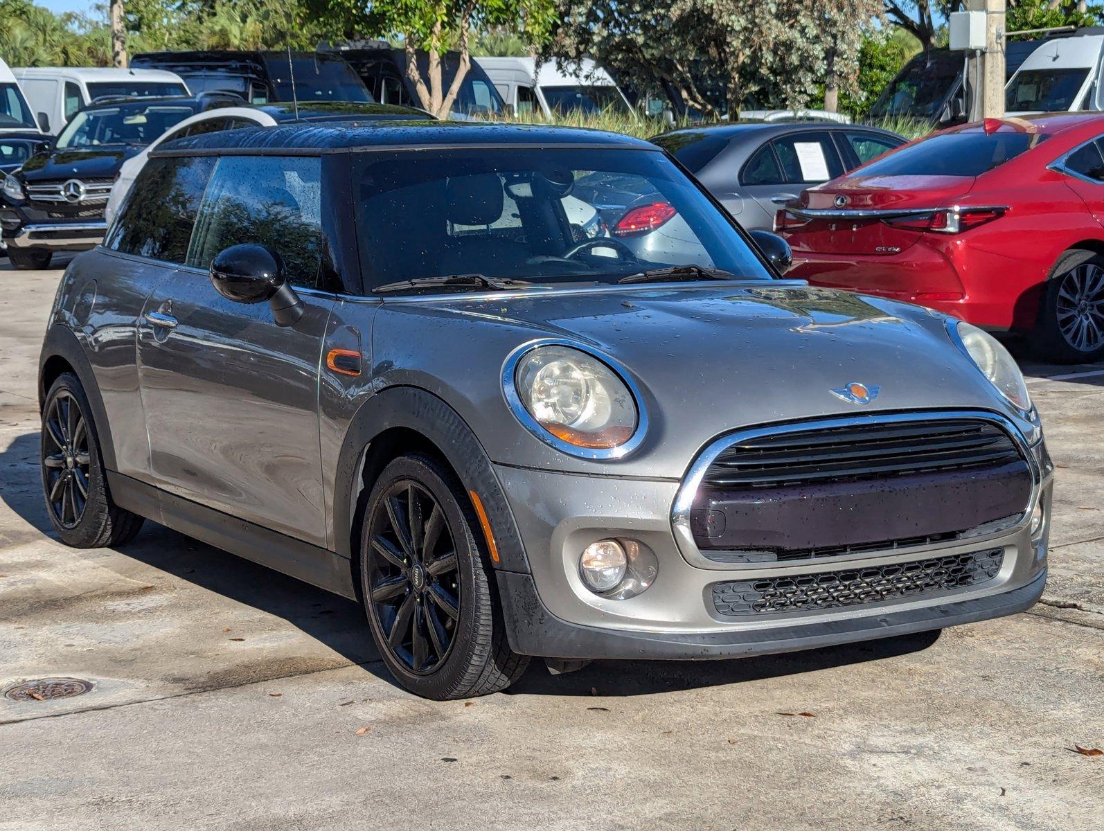 2018 MINI Cooper Hardtop 2 Door Vehicle Photo in Pembroke Pines , FL 33084