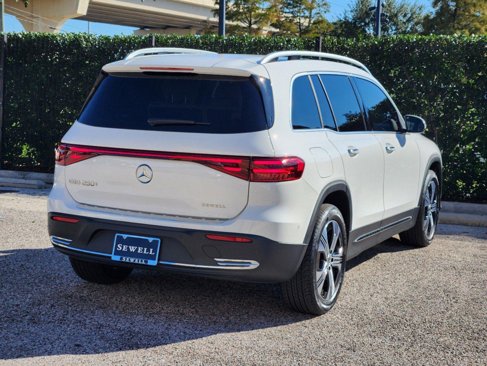 2024 Mercedes-Benz EQB Vehicle Photo in HOUSTON, TX 77079