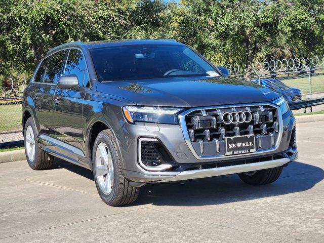 2025 Audi Q7 Vehicle Photo in HOUSTON, TX 77090