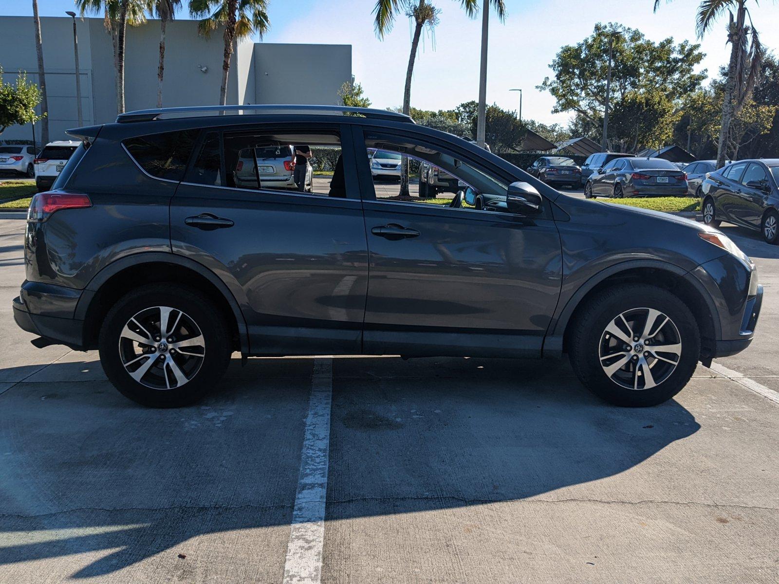 2018 Toyota RAV4 Vehicle Photo in Davie, FL 33331