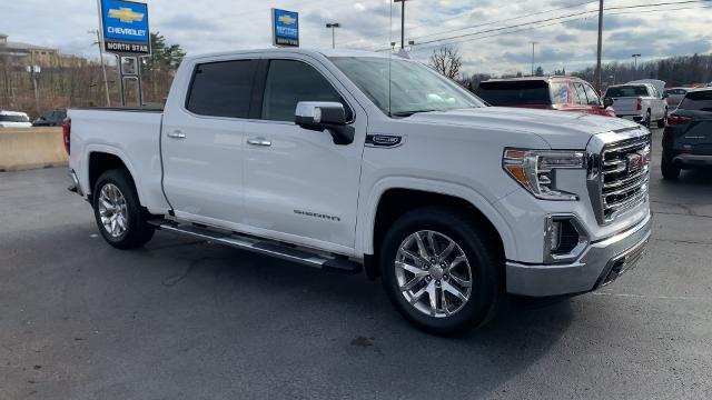 2021 GMC Sierra 1500 Vehicle Photo in MOON TOWNSHIP, PA 15108-2571