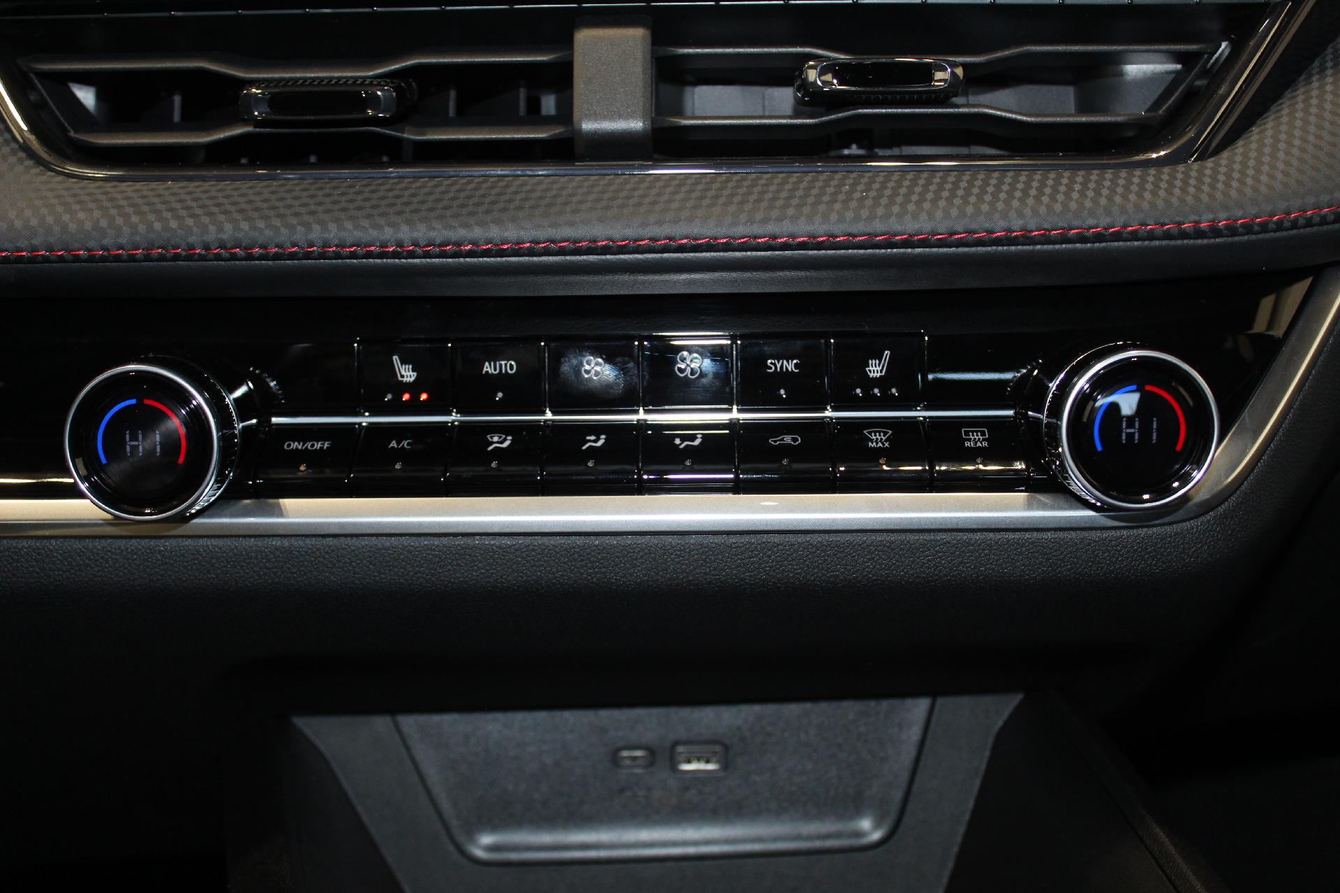 2025 Chevrolet Equinox Vehicle Photo in NORTHAMPTON, MA 01060-1120