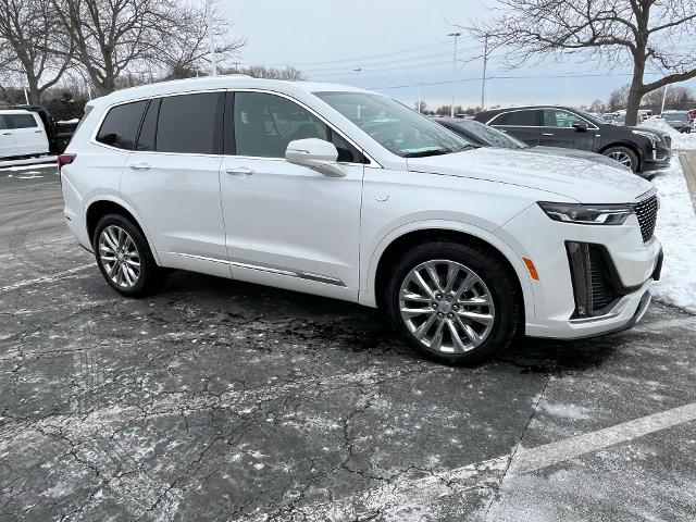 Used 2022 Cadillac XT6 Premium Luxury with VIN 1GYKPDRS2NZ119651 for sale in Mc Henry, IL