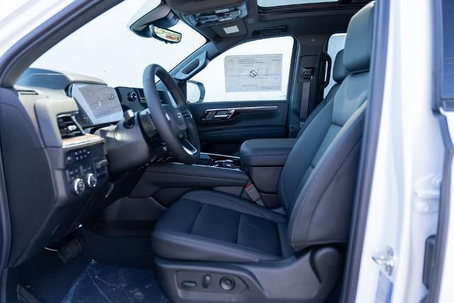 2025 Chevrolet Suburban Vehicle Photo in PLYMOUTH, MA 02360-4801