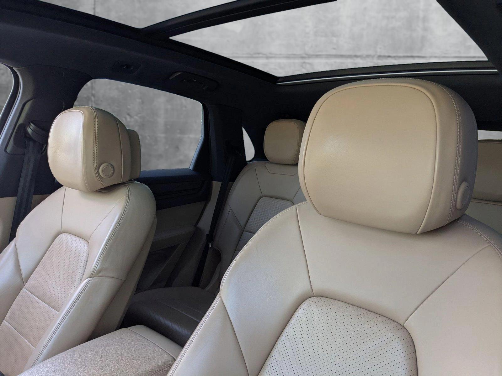 2019 Porsche Cayenne Vehicle Photo in GREENACRES, FL 33463-3207