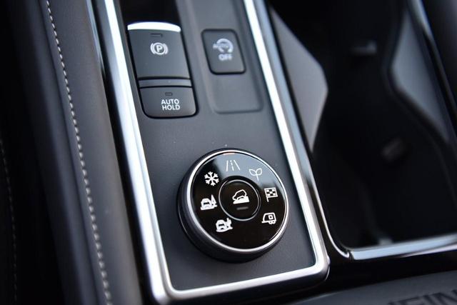 2025 Nissan Pathfinder Vehicle Photo in Ballwin, MO 63011
