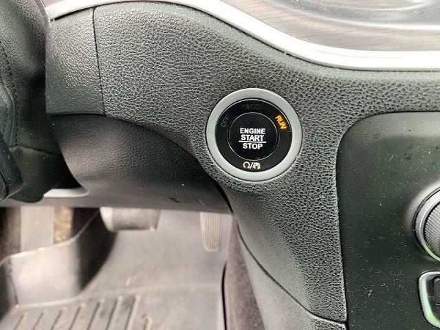 2018 Dodge Charger Vehicle Photo in MOON TOWNSHIP, PA 15108-2571