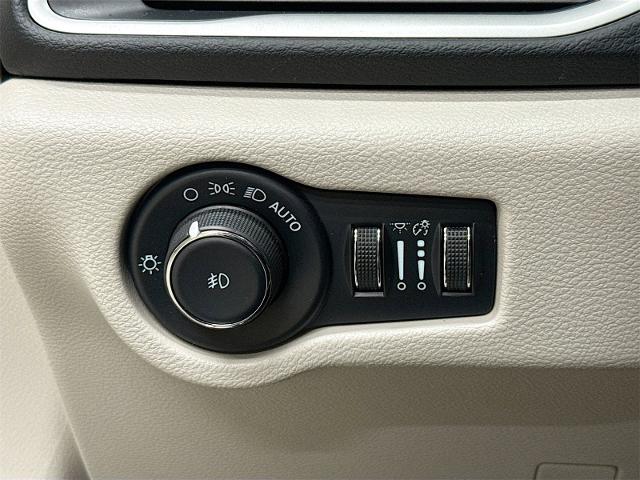 2022 Chrysler Pacifica Vehicle Photo in EVERETT, WA 98203-5662