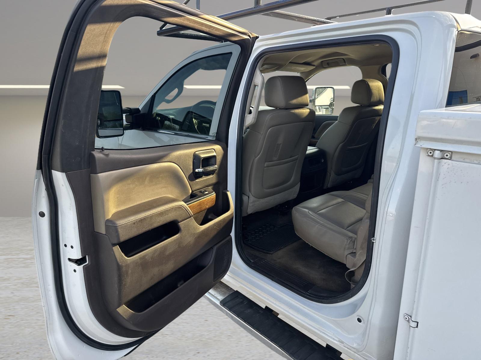 2015 Chevrolet Silverado 3500 HD Vehicle Photo in GEORGETOWN, TX 78626-7508