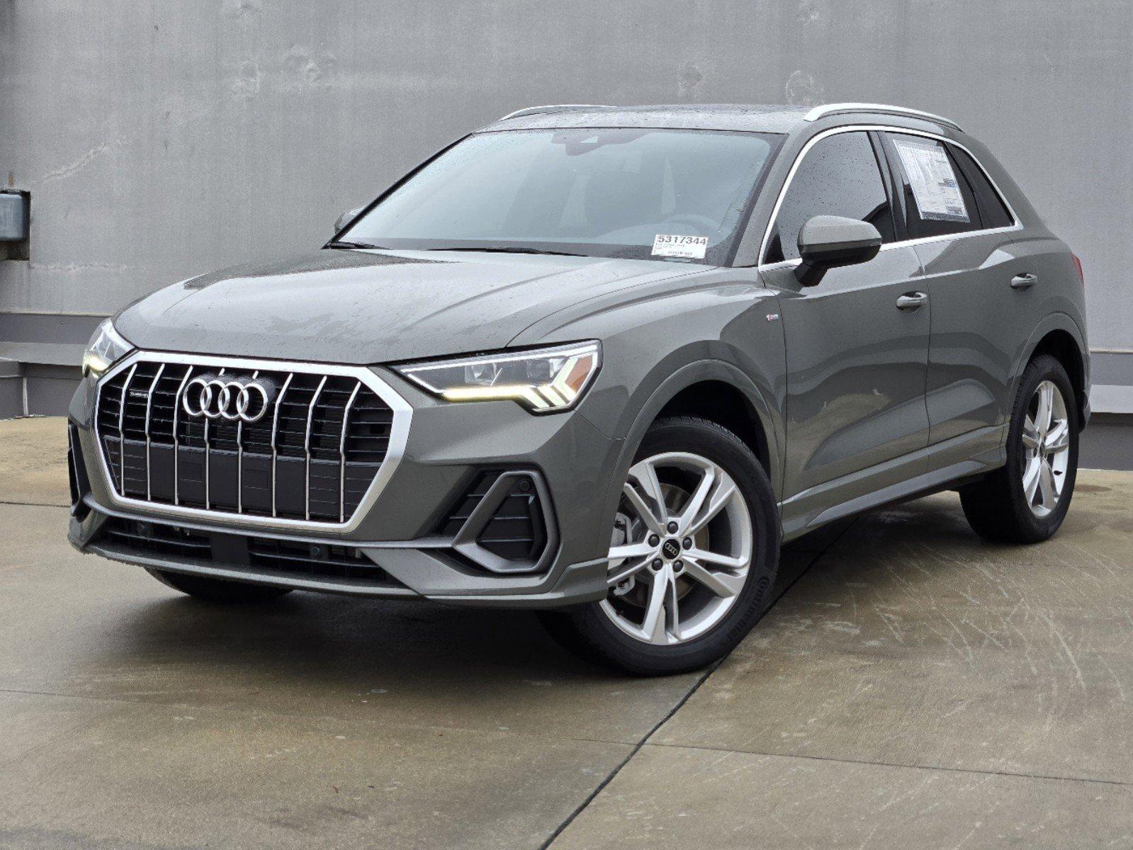 2024 Audi Q3 Vehicle Photo in SUGAR LAND, TX 77478