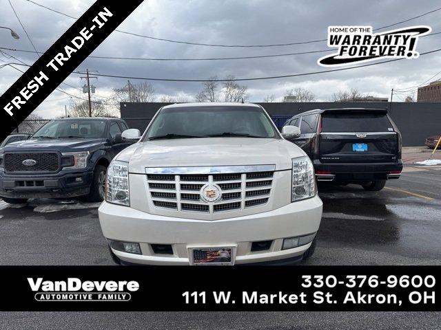 2013 Cadillac Escalade Vehicle Photo in Akron, OH 44320