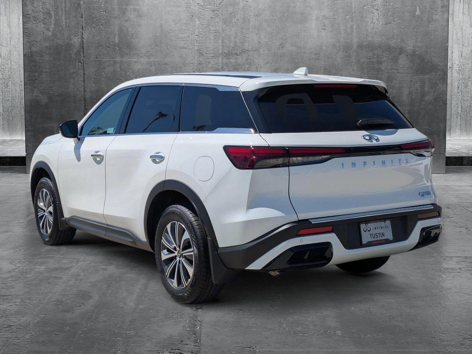 2025 INFINITI QX60 Vehicle Photo in Tustin, CA 92782