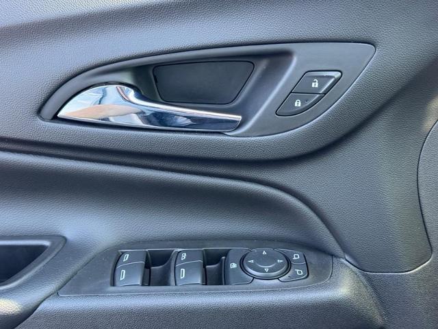 2020 Chevrolet Equinox Vehicle Photo in COLUMBIA, MO 65203-3903
