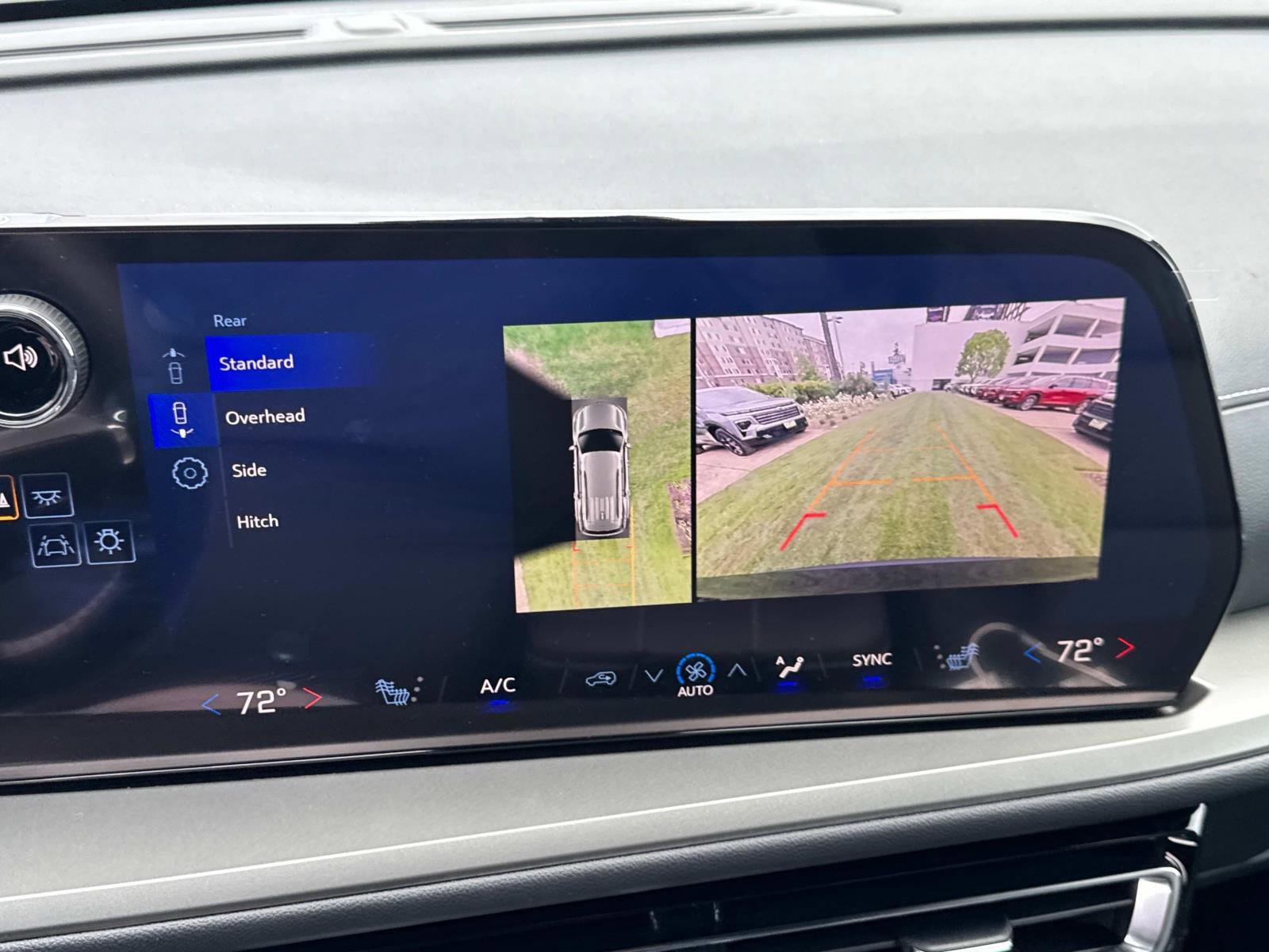 2025 Chevrolet Traverse Vehicle Photo in LOS ANGELES, CA 90007-3794
