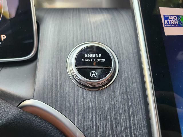 2025 Mercedes-Benz GLC Vehicle Photo in HOUSTON, TX 77079