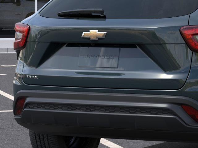 2025 Chevrolet Trax Vehicle Photo in Roslyn, NY 11576
