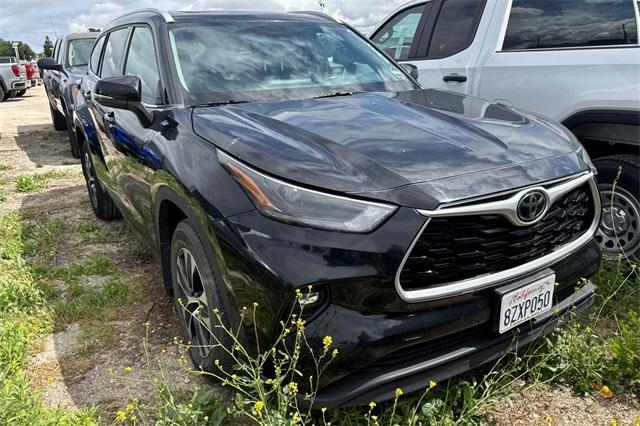 2022 Toyota Highlander Vehicle Photo in ELK GROVE, CA 95757-8703