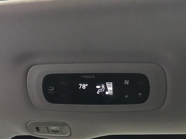 2023 Chrysler Pacifica Vehicle Photo in GREEN BAY, WI 54303-3330