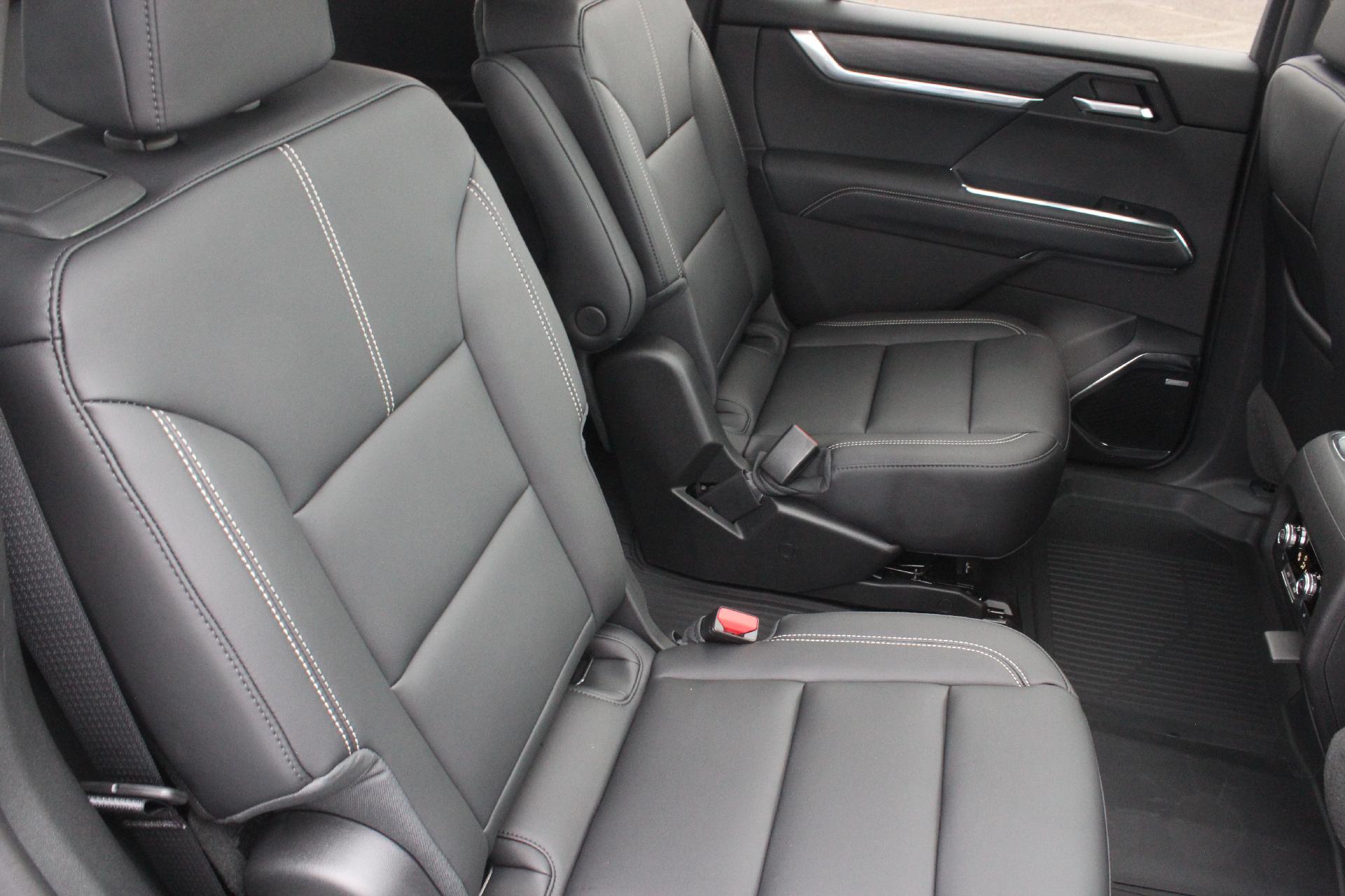 2025 GMC Acadia Vehicle Photo in AURORA, CO 80012-4011