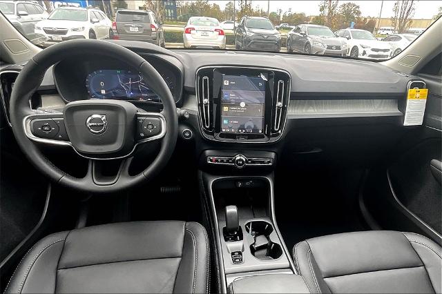 2025 Volvo XC40 Vehicle Photo in Houston, TX 77007