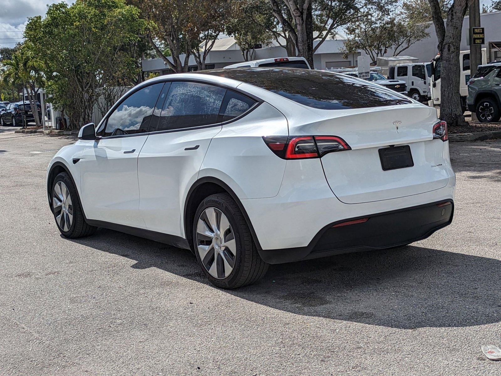 2023 Tesla Model Y Vehicle Photo in GREENACRES, FL 33463-3207