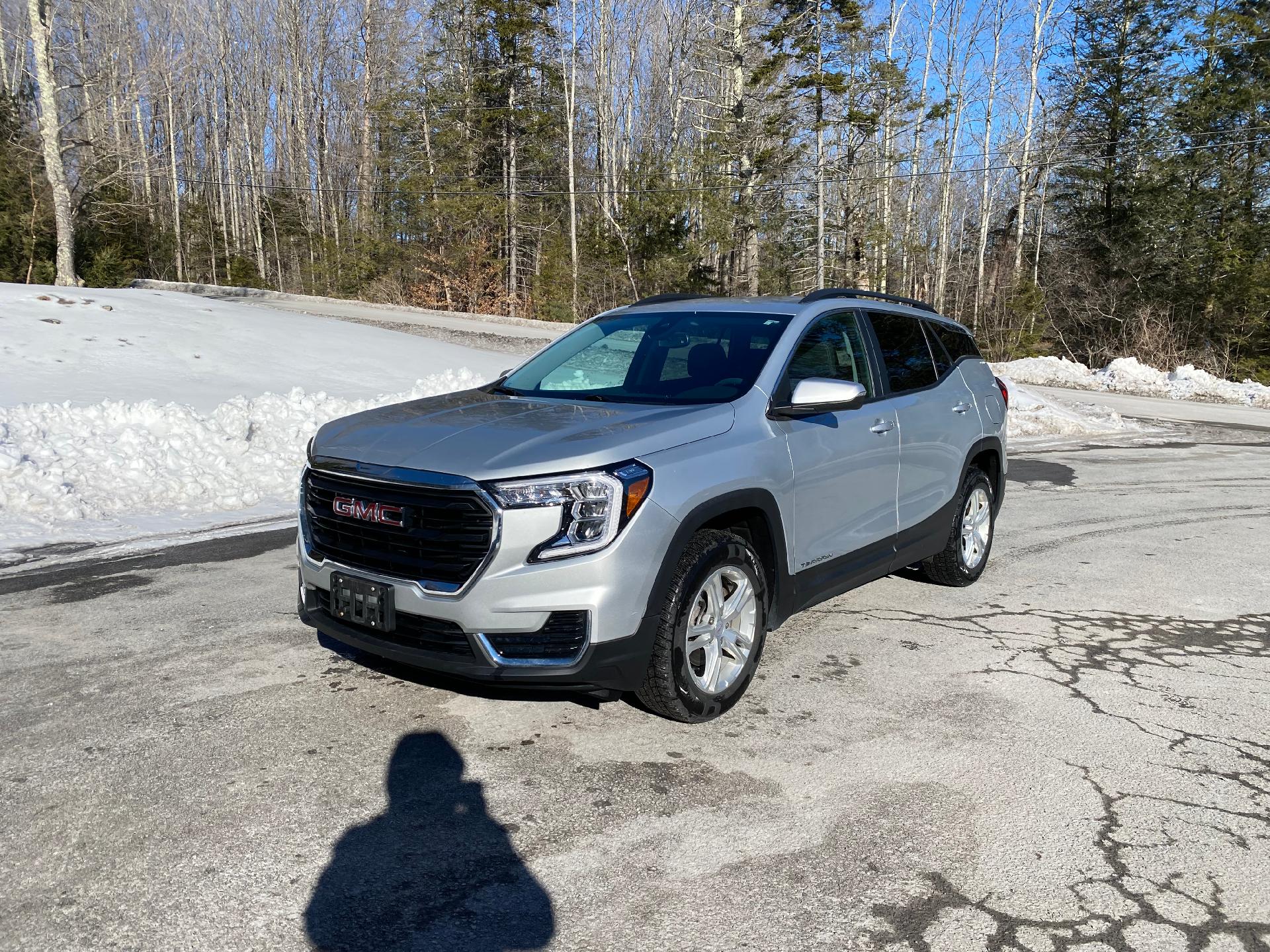 Used 2022 GMC Terrain SLE with VIN 3GKALTEV9NL104468 for sale in Tannersville, NY