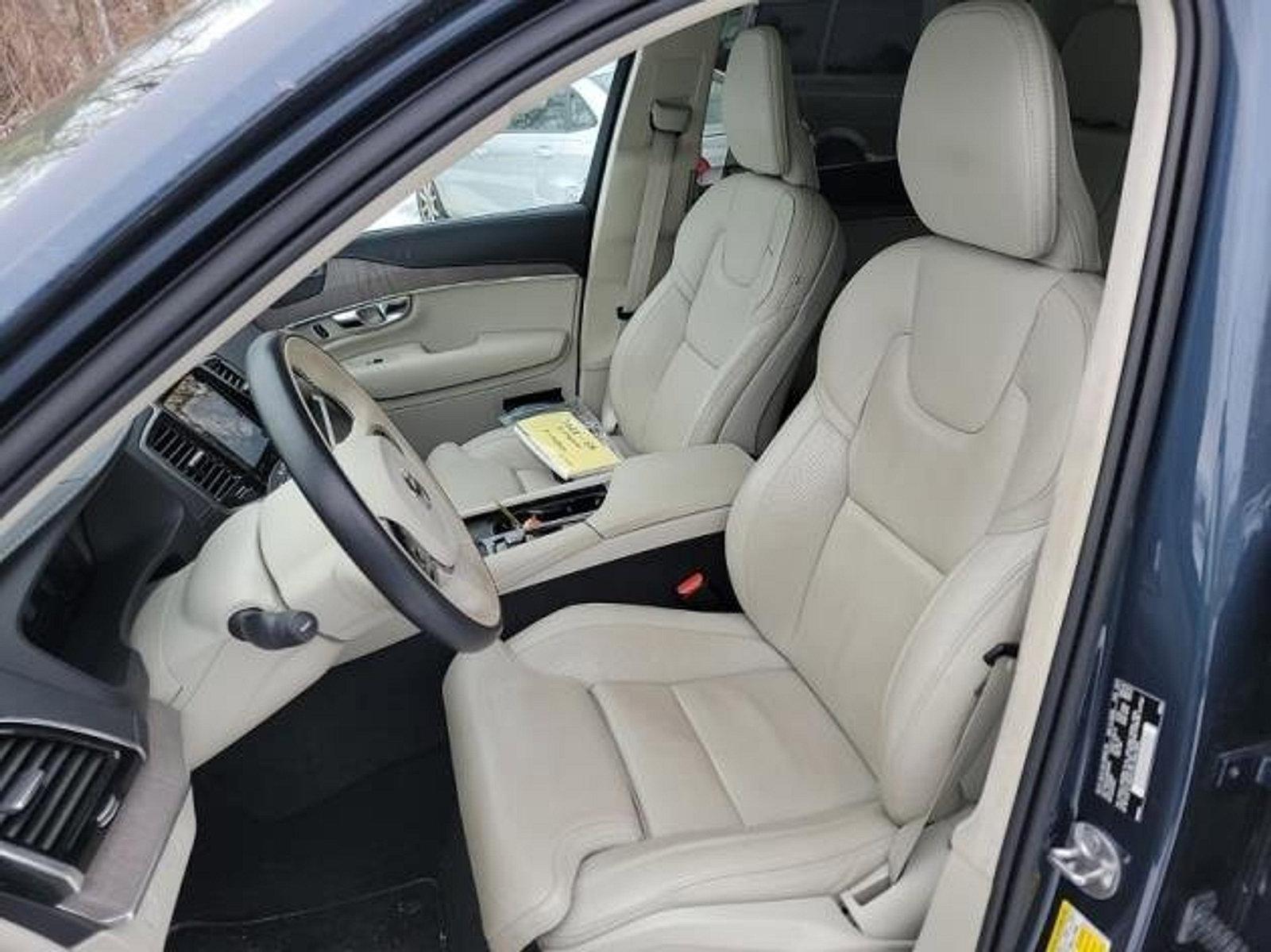 2022 Volvo XC90 Vehicle Photo in Trevose, PA 19053